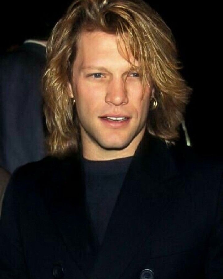 Jon Bonjovi in LOOKY. . 