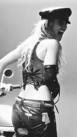 NickEuropeMan_Official в LOOKY. #BritneySpears,#IloveRocknRoll,#БритниСпирс,#Видеоклип,#Flashback. А вы любите рок-н-ро...