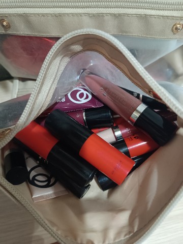 Алёна Савоськинаt в LOOKY. #Oriflame,#THEONE,#ДеньПомады,#НавстречуСчастью. 💄 В День помады дел...