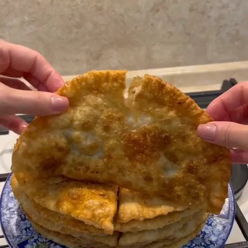 любимые рецепты в LOOKY. #рецепты,#кчаю. Чебуреки с фаршем
Ин...