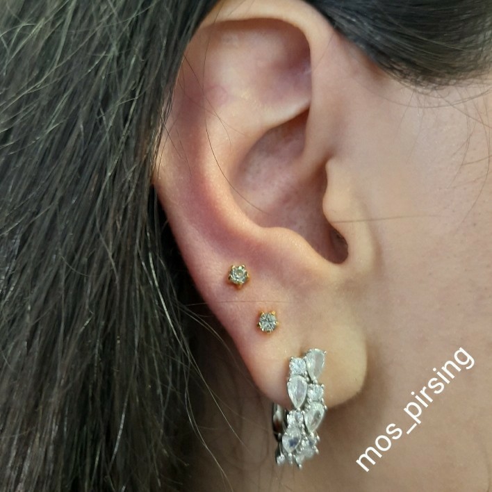 Прокол мочки уха. 
#mos_pirsing #пирсинг #проколуха #пирсингМосква #пирсингнаLOOKY [#салоныкрасоты](салоныкрасоты) 