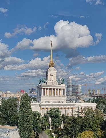 Nataliya Volkova в LOOKY. . В Москве у меня есть...