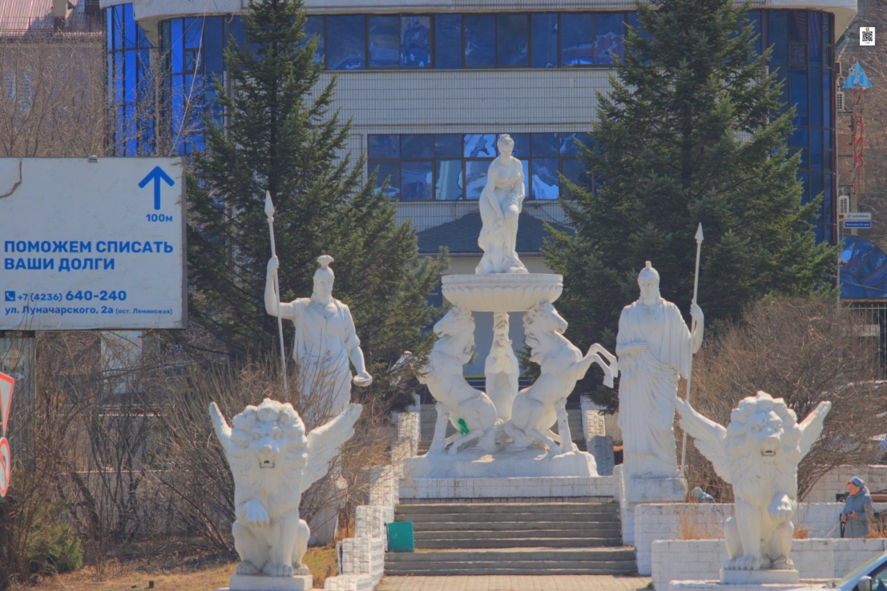  в LOOKY — Манят боги красотой царств, познавших прах.
Только это лишь 