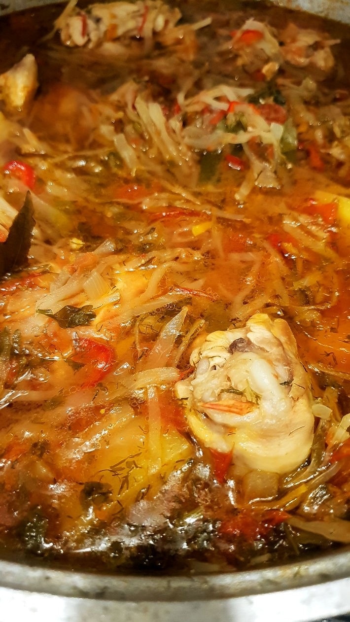 🥣 Мы считаем, что фото щей может стать не менее достойным фоном рабочего стола смартфона, чем другие картинки.
🍅 Что думаете?  Готовы поставить на заставку или в качестве фона картинку с куриными щами?

#безБорщаЖизньНища #БорщВмоемГороде #БорщВтвоемГороде