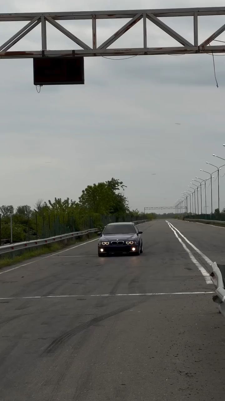 BMW E39 в LOOKY. . 