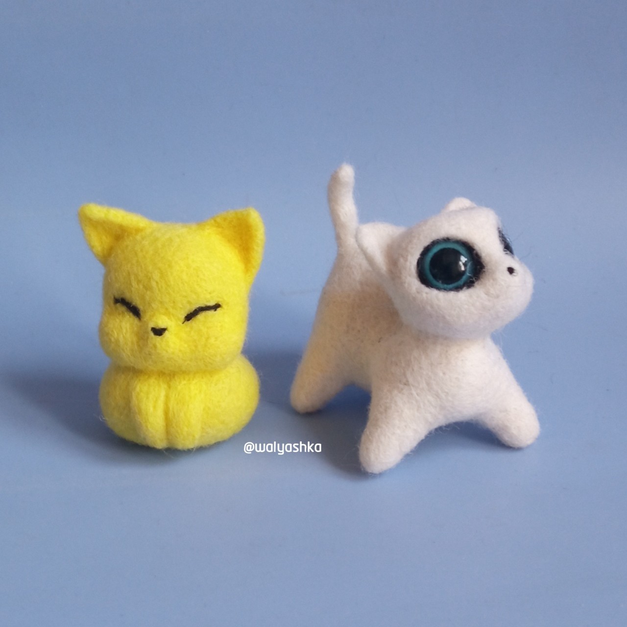 Люблю я делатъ котиков разных, непохожих😀

шерсть, 5см

#ручнаяработа #сухоеваляние #котик