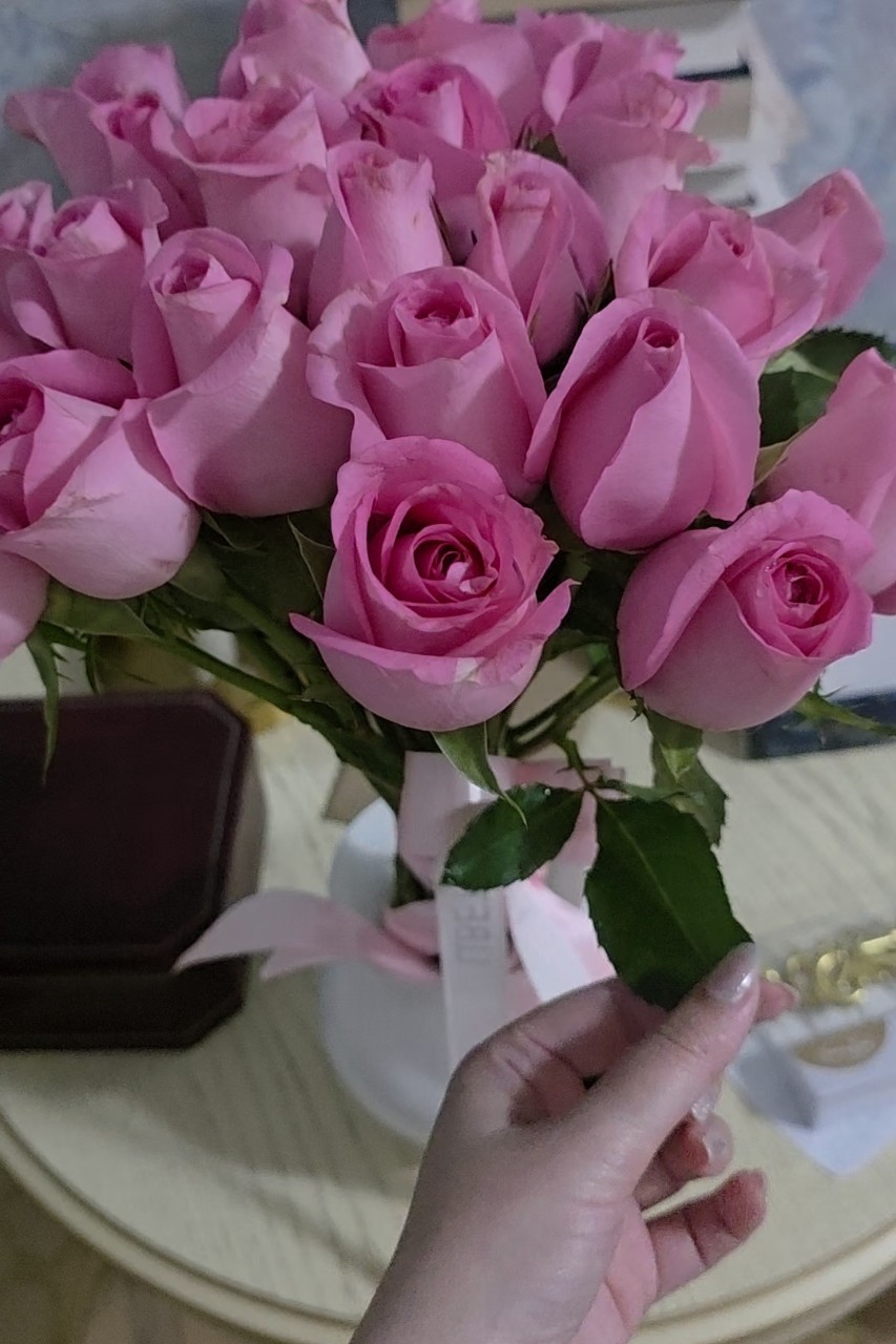 Дарья Духи vlpremium в LOOKY — Вечер такой 💐 
#цветы #розы #мойвечер
