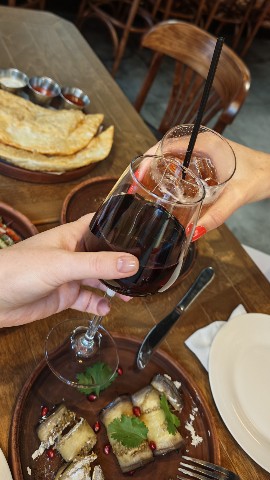 Looky_178045865107639 в LOOKY. . 🍷🥐 спонтанные встр...
