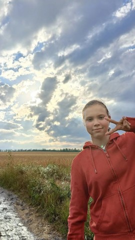 Наталья в LOOKY — Кавалер подарил доче букет цветов 💐 💗 они помолвлены скоро
