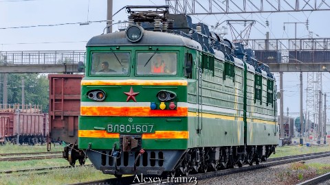 Alexey_trainz3 в LOOKY. #Поезда,#ЖелезнаяДорога,#Путешествия,#Вокзал,#Локомотив,#Рельсы,#СкоростнойПоезд,#Поездка,#Транспорт,#Электричка,#ЖелезнодорожныйТуризм,#ЖДПутешествия,#ПейзажиИзОкна,#Комфорт,#ДальнийПуть,#ПассажирскийПоезд,#ЖДСтанция,#ПоездЖизни,#РетроПоезд,#Паровоз,#ЖелезнодорожныеПриключения,#Вагон,#МеждугороднийПоезд,#ПоездкаНаПоезде,#ЖДЭкспресс,#ВремяВпути,#ЖелезнодорожныеПути,#ПоезднойМир,#ЖелезнодорожныеСети,#СтанцияМечты#вл80с. Знаете... Ещё очень ...