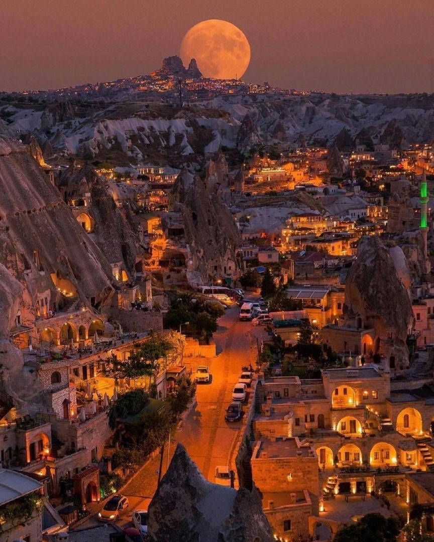 GEOMANIA в LOOKY. #природа,#мир,#планета,#земля,#путешествия,#достопримечательности,#фотографии,#ночь,#дороги,#горы,#Каппадокия,#Турция. 🇹🇷 Турецкая Каппад...