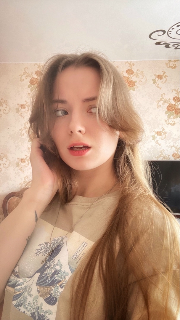 Увидела своего подписчика и засмущалась🥰
#любовь