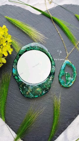 iriycrystal в LOOKY. #iriycrystal,#чехолдлятелефонаручнойработы,#зеркалодлясумки,#чехолдлятелефона. Капсула " Сказы Бажо...