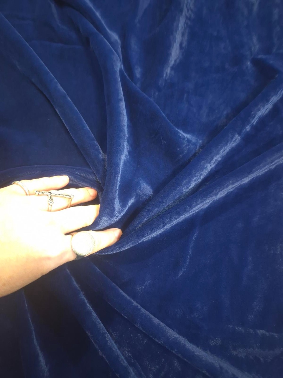 Ткани TS в LOOKY — Бархат 
100% вискоза
✂️✂️✂️
Ширина 1,35м 
Цена 5000₽ за метр