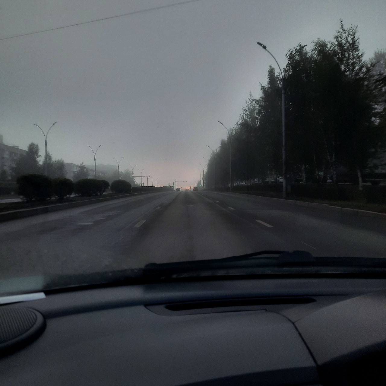 Раннее утро, Пермь, туман. Как же это завораживает 😌

[#туман](туман) [#пермь](пермь) [#утро](утро) 
