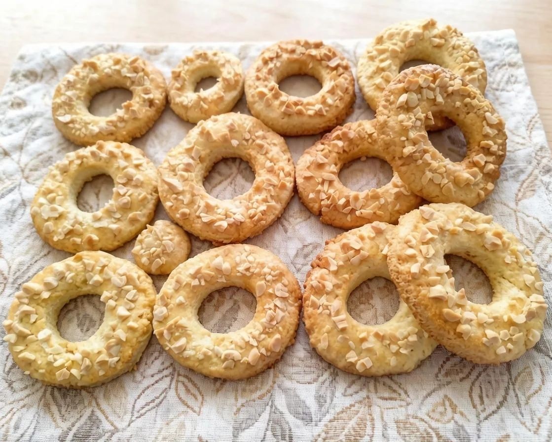 Рецепты от Виктории Поляковой в LOOKY — #Коржики с арахисом:

#Способ приготовления ;  В миску перек