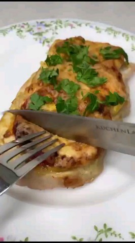 vkysno___prosto в LOOKY. #мясопофранцузски,#рецепты,#вкусныерецепты,#простыерецепты,#чтоприготовить,#блюдаизкурицы,#рецептдня,#кулинария,#фудблог,#блогоеде,#ппшка,#ппрецепты,#еданаLOOKY,#LOOKYеда,#горячиеблюда,#салаты,#выпечка,#закуски. МЯСО ПО - ФРАНЦУЗСКИ...