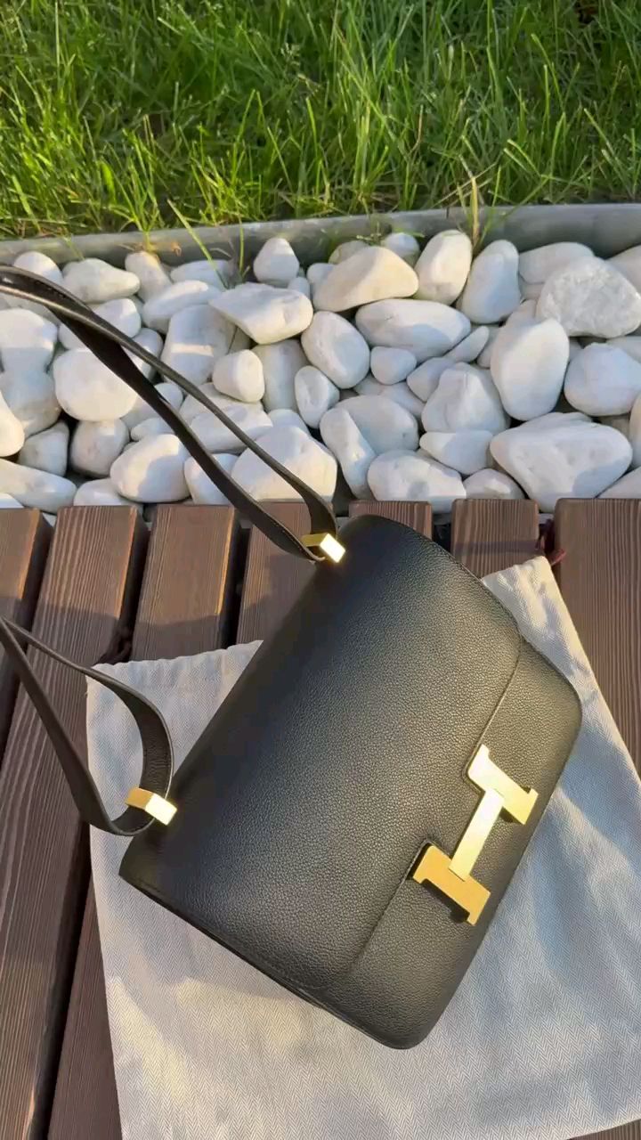 Alisa в LOOKY. #женскаясумка,#сумка,#аксессуары,#hermes,#премиум,#вналичиивмоскве,#москва. Девочки, это та сама...
