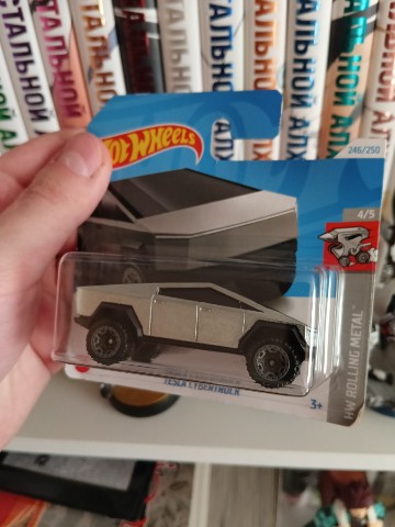fezcake в LOOKY. #HotWheels,#Tesla,#Cybertruck. Кибертрак дома!

#Ho...