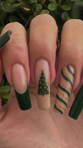 Vikki в LOOKY. . [#новогоднийманикюр]...