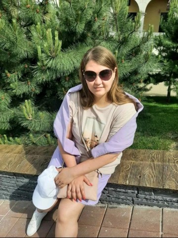 Света Шарипова в LOOKY. . Монофон.

Монофон - ...
