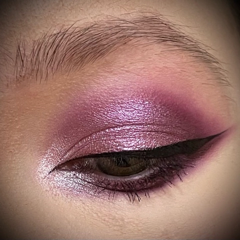 Victoria MUA Aimina в LOOKY. . Нежный макияж глаз в...