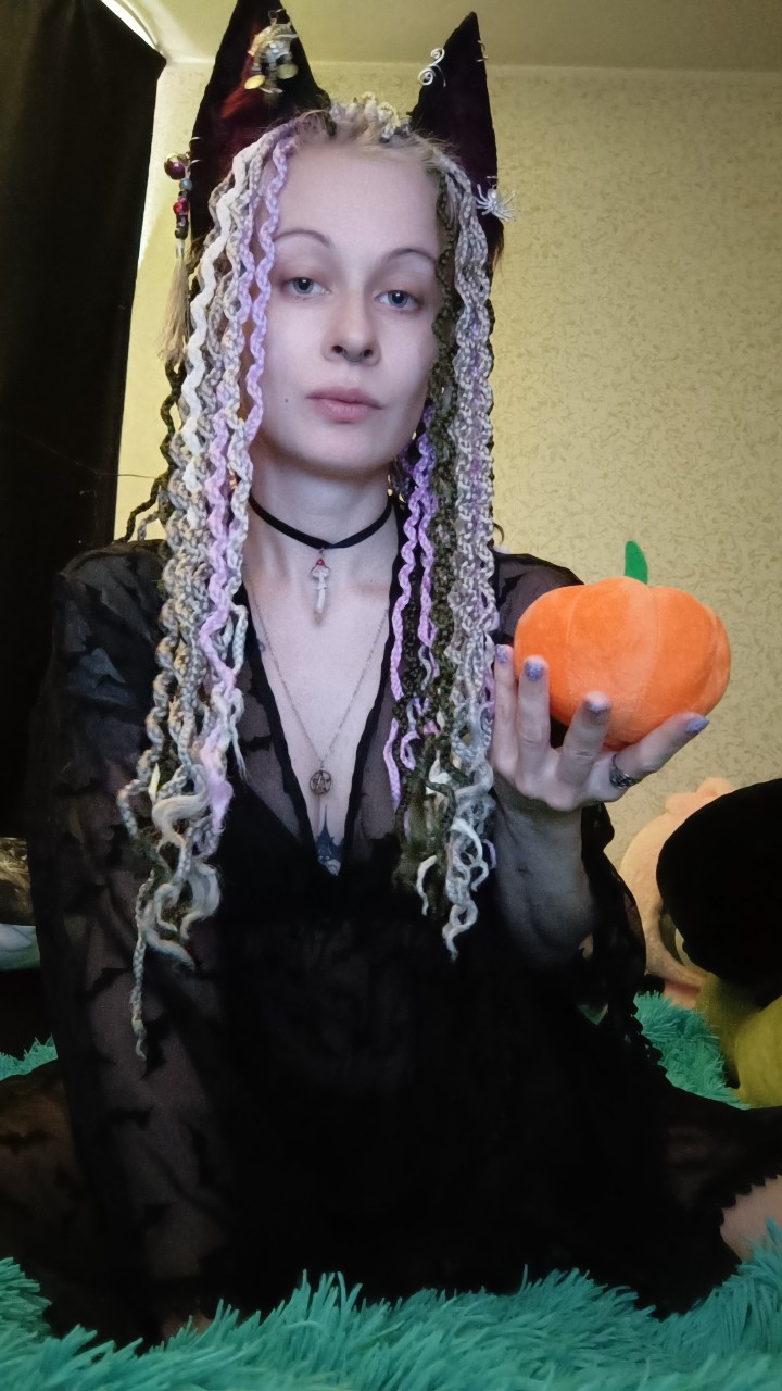 У меня теперь есть маленькая тыковка))

[#pumpkin ](pumpkin)