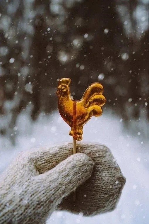 брюнетка с зелёными глазами in LOOKY. . 
