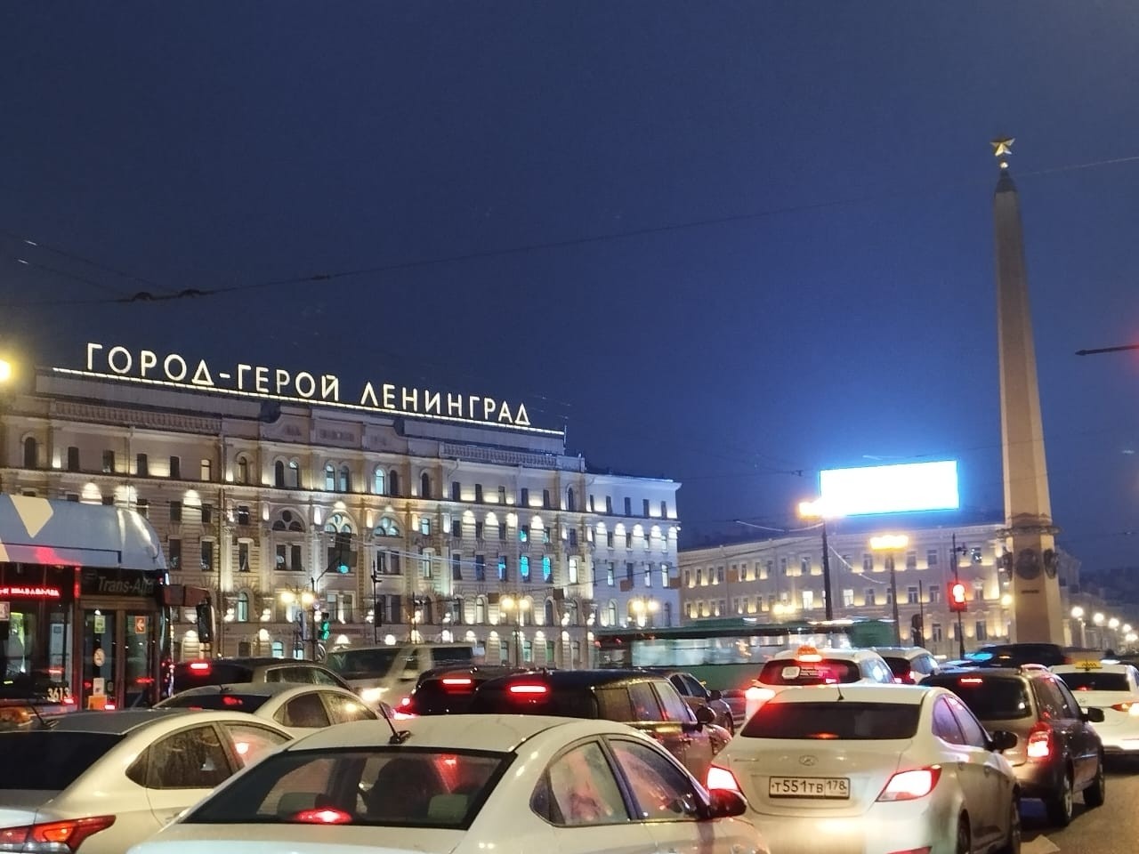 Дина в LOOKY — публикация