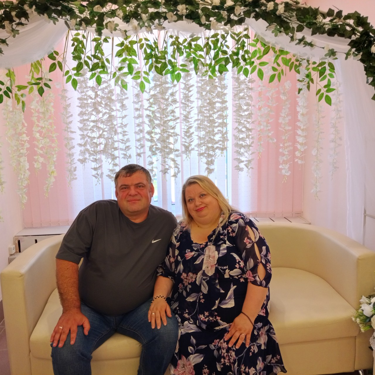 Сегодня первая годовщина нашей свадьбы - ситцевая 😍 несмотря на то, что вместе мы уже 13,5 лет 💞