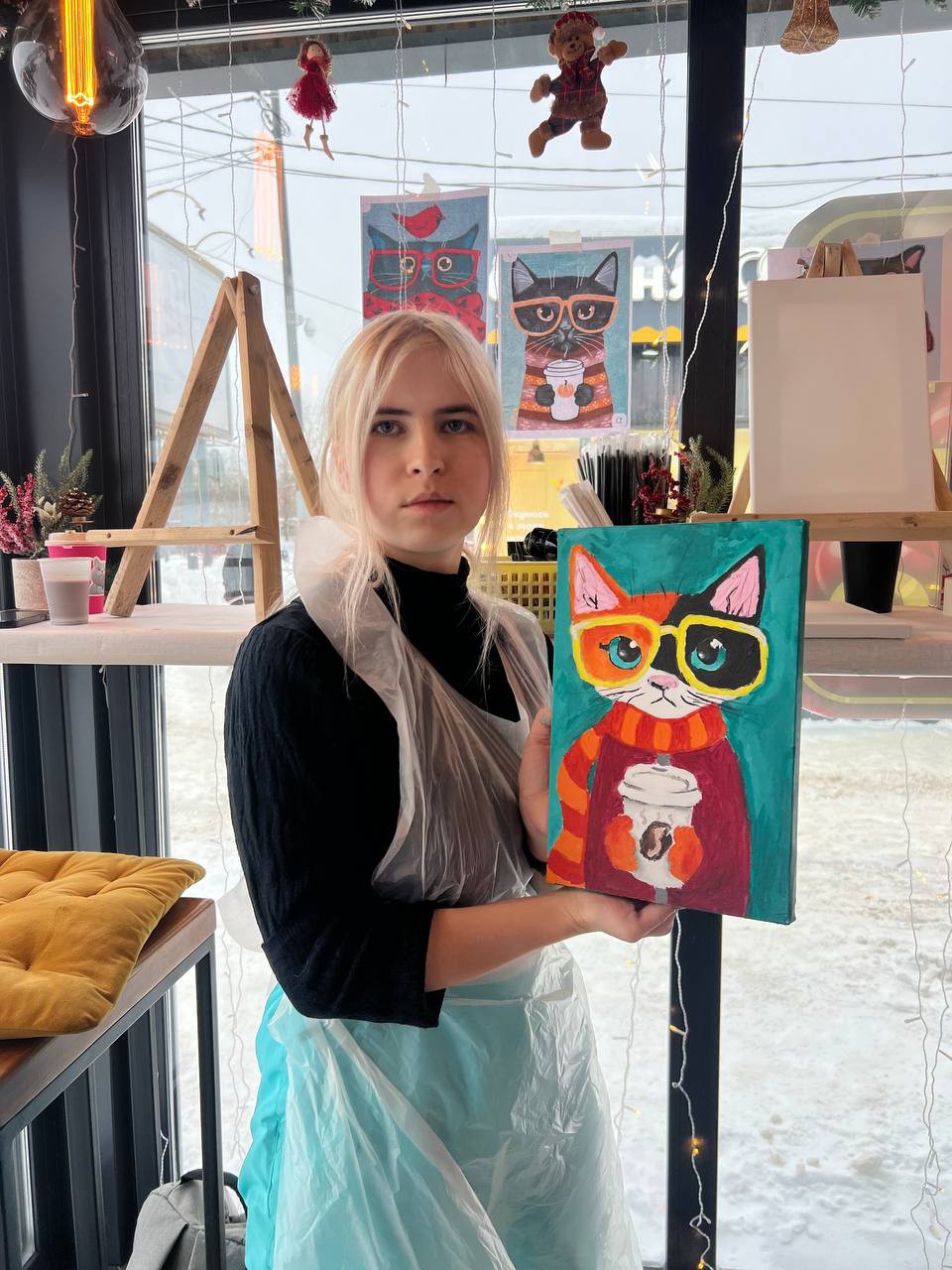 Посетила мастер-класс в кофейне "Good Day". Рисовали акриловыми красками котеек😺
Впечатлений очень много, получила незабываемый опыт в работе с акрилом. Так как моя кошка трёхцветная, то я тоже решила раскрасить в три цвета. 
  И... честно, я не ожидала услышать столько комплиментов от других участников. Очень волнительно и приятно одновременно 🙃☕