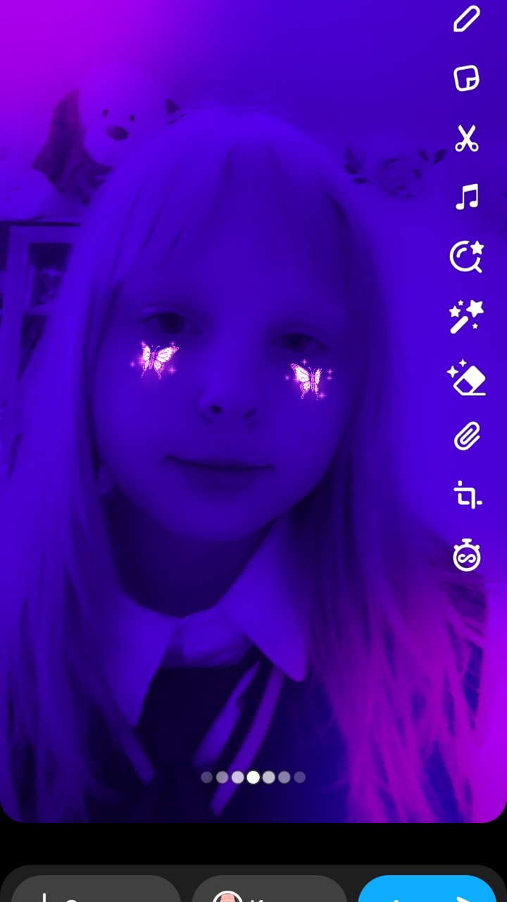 Looky_1700760833126 in LOOKY. . 