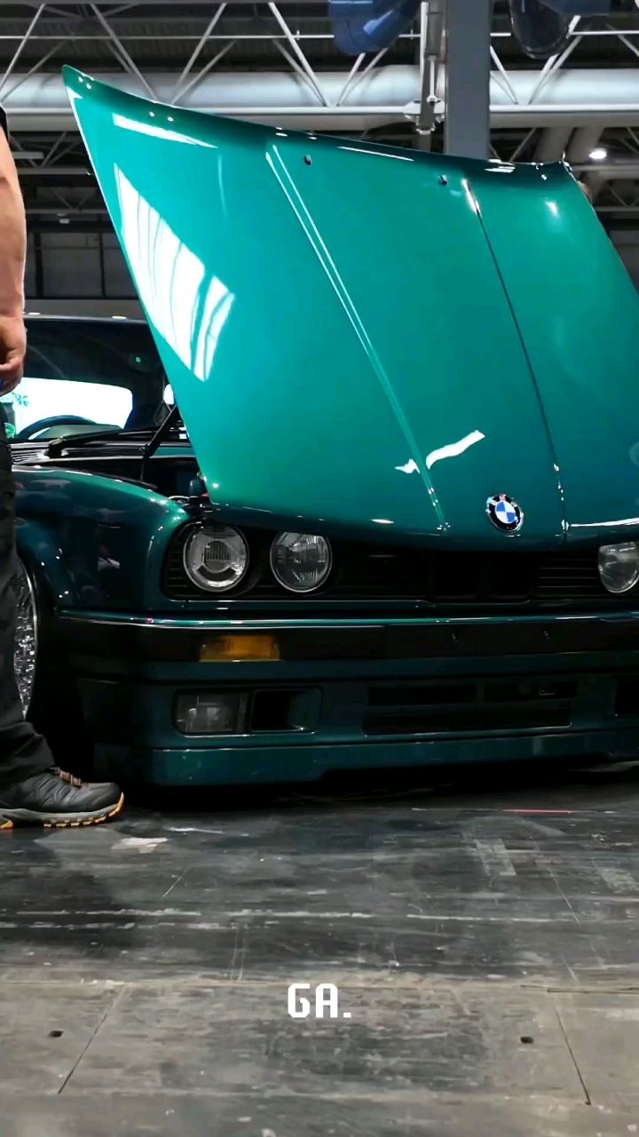 Тот самый бумер в LOOKY. #bmw,#e30,#stance. Лайк этому необычном...