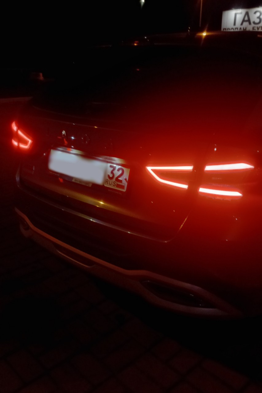 Real Lada Vesta <: