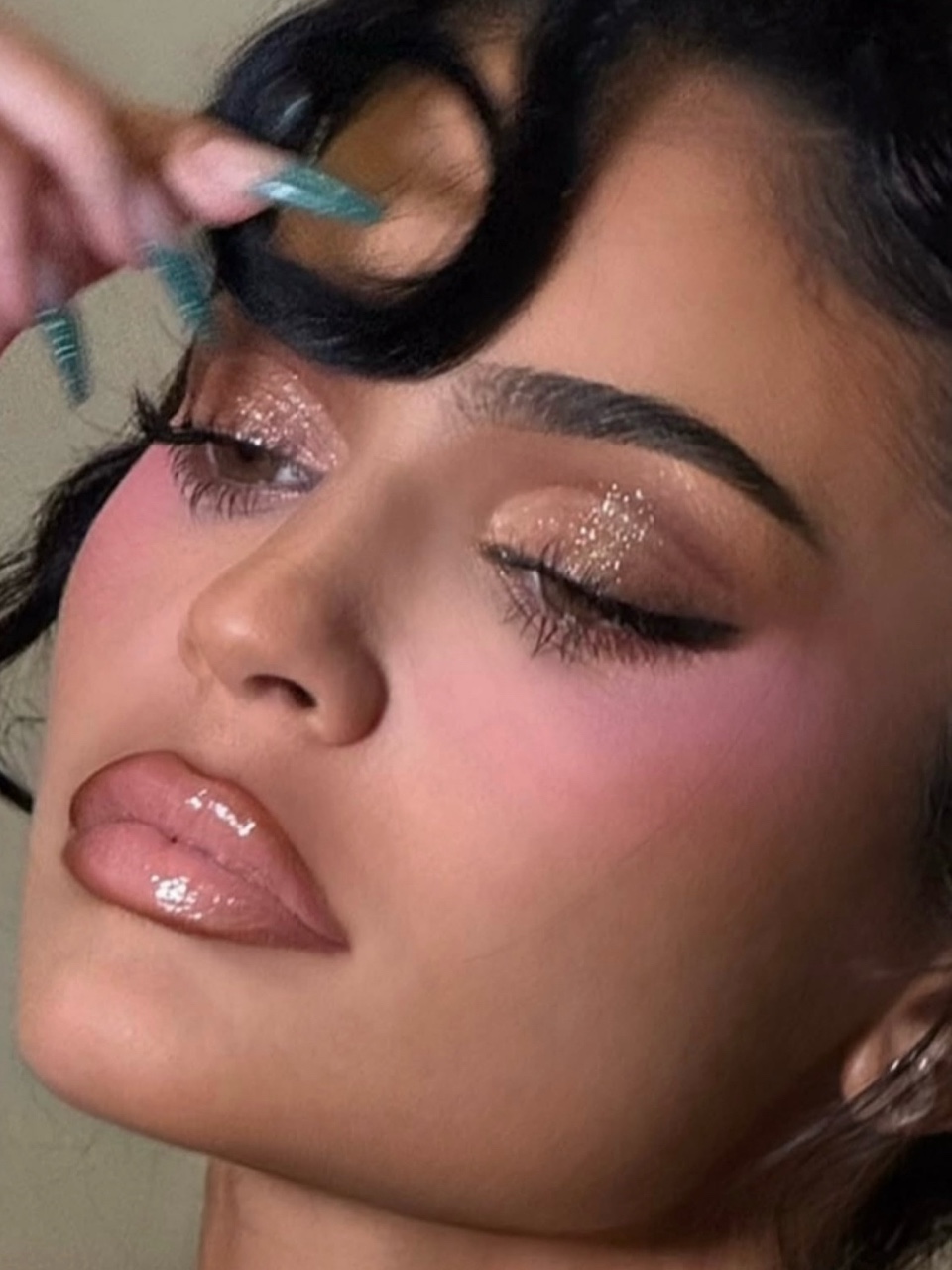 Kylie Jenner в LOOKY — фото 4