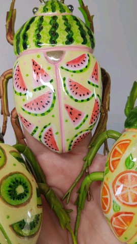 Bukashki в LOOKY. #жук,#фигурка,#необычнаястатуэтка,#декоративныенасекомые. Фруктовые жучки из п...