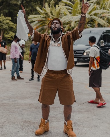 DaniRichy в LOOKY. . Burna boy 🥰