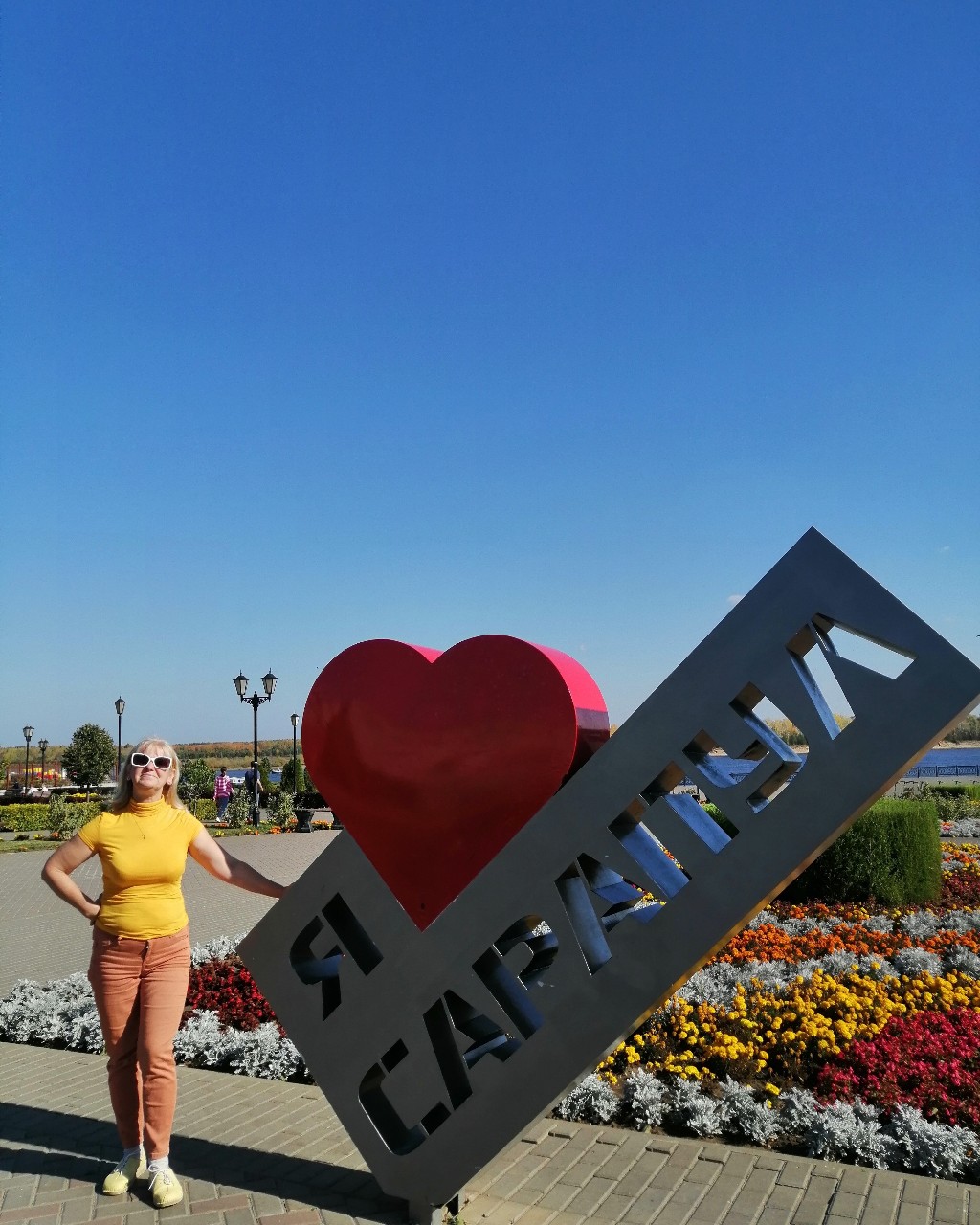 Золотая осень в Удмуртии 🍂🍁☀️🏵️
Удмуртия - это "Оружейники" -производство автомата Калашникова 
Это родина пельменей - Пельнянь или "Хлебное ухо" 
Это родина П. И. Чайковского 
Это сдобные и вкусные Перепечи, Табани 😋
Это Бурановские Бабушки 🤩
[#удмуртия](удмуртия) [#ижевск](ижевск) [#сарапул](сарапул) [#воткинск](воткинск) [#пельнянь](пельнянь) [#перепечи](перепечи) #табани [#зрлотаяосень](зрлотаяосень) [#кама](кама) [#путешествиепороссии](путешествиепороссии) [#ЛучшеПоездом](ЛучшеПоездом) [#лучше_поездом](лучше_поездом) [#италмас](италмас) [#ижевскийпруд](ижевскийпруд) [#автоматкалашникова](автоматкалашникова) [#домчайковского](домчайковского) 
