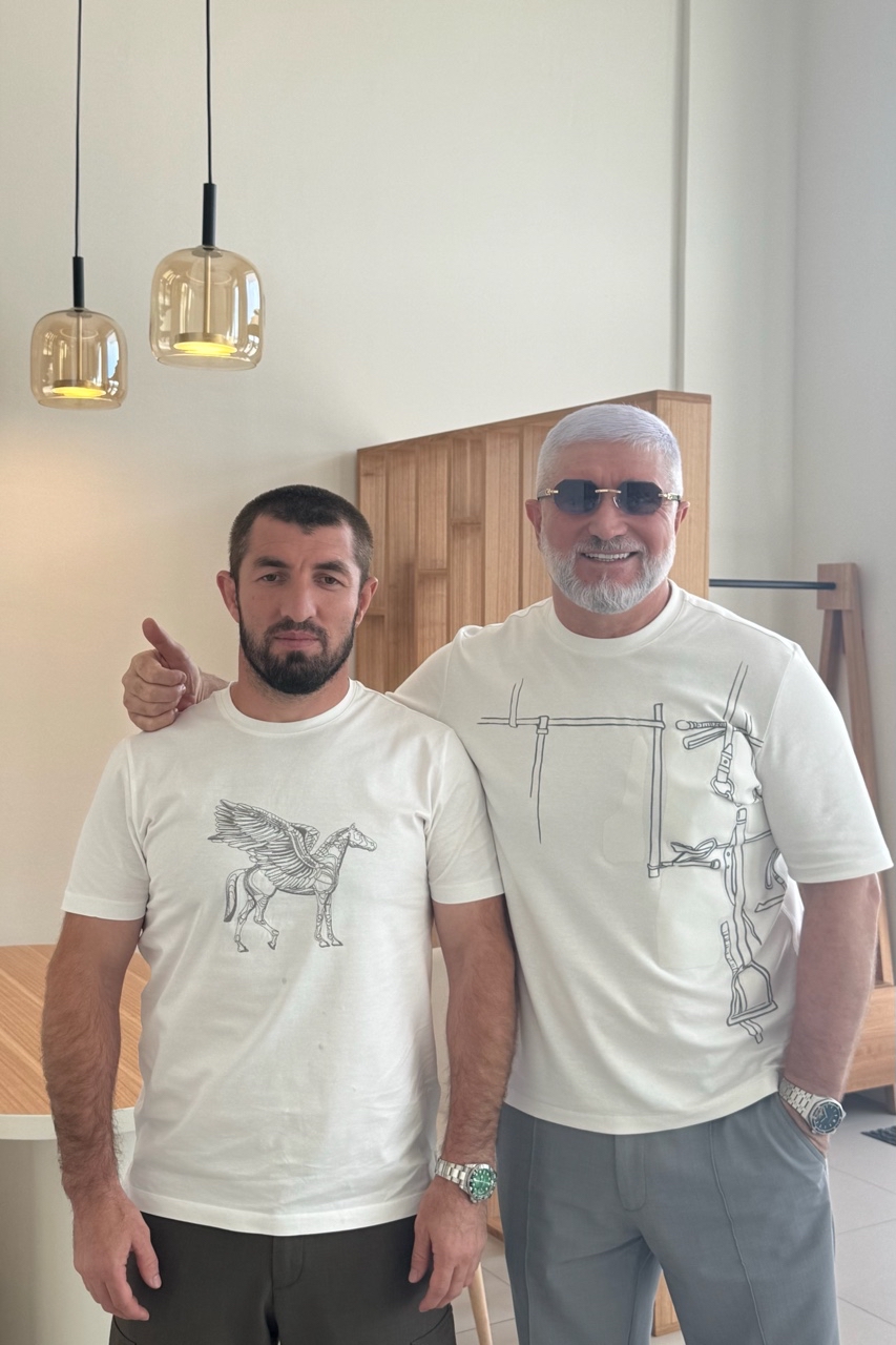 predst.chechnya.said в LOOKY — Светлые люди, переливами своей красоты душевной, щедро делят