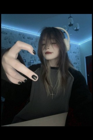 фокси в LOOKY. . 