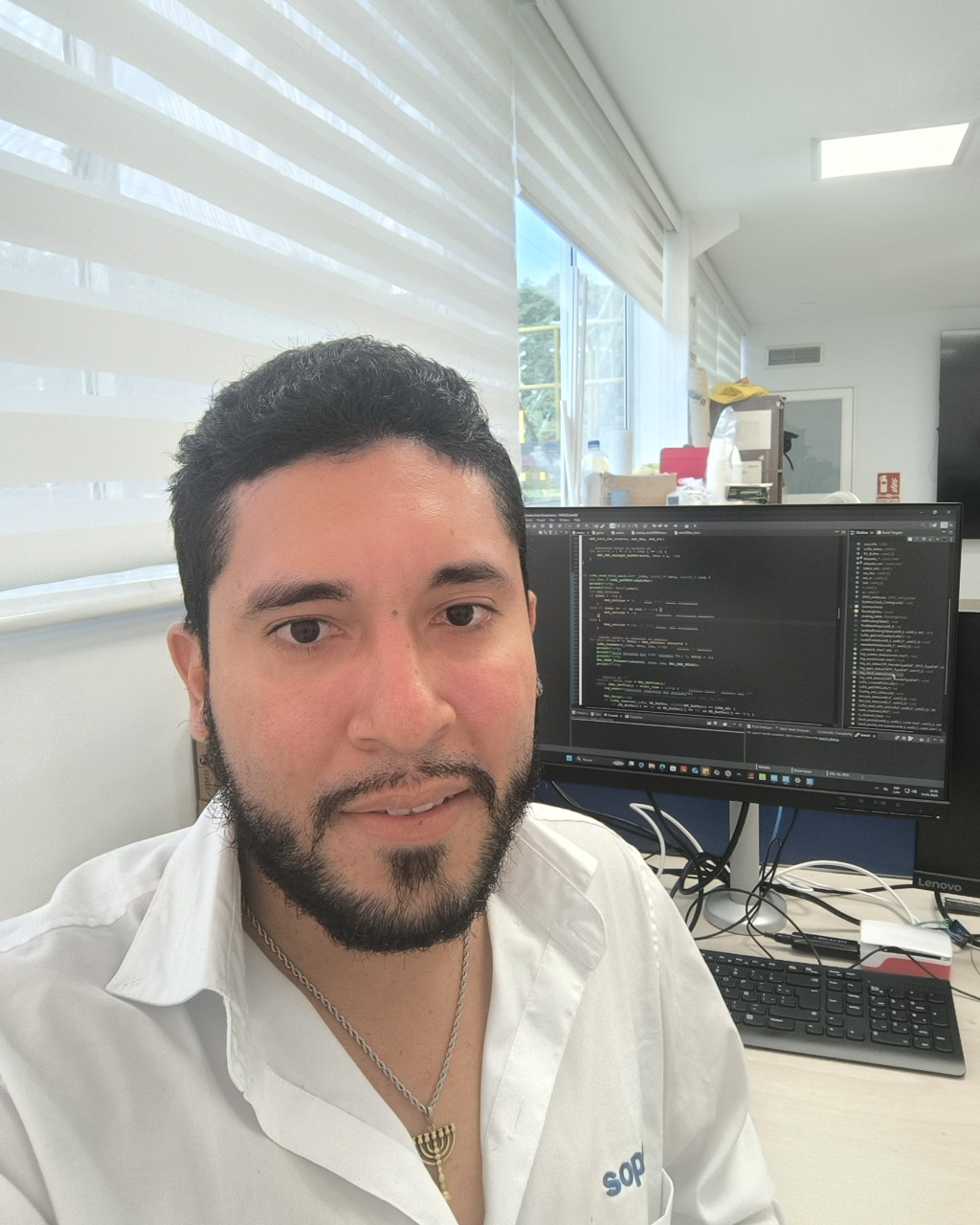 At work💼👷🏼‍♂️
God is good 🕊️