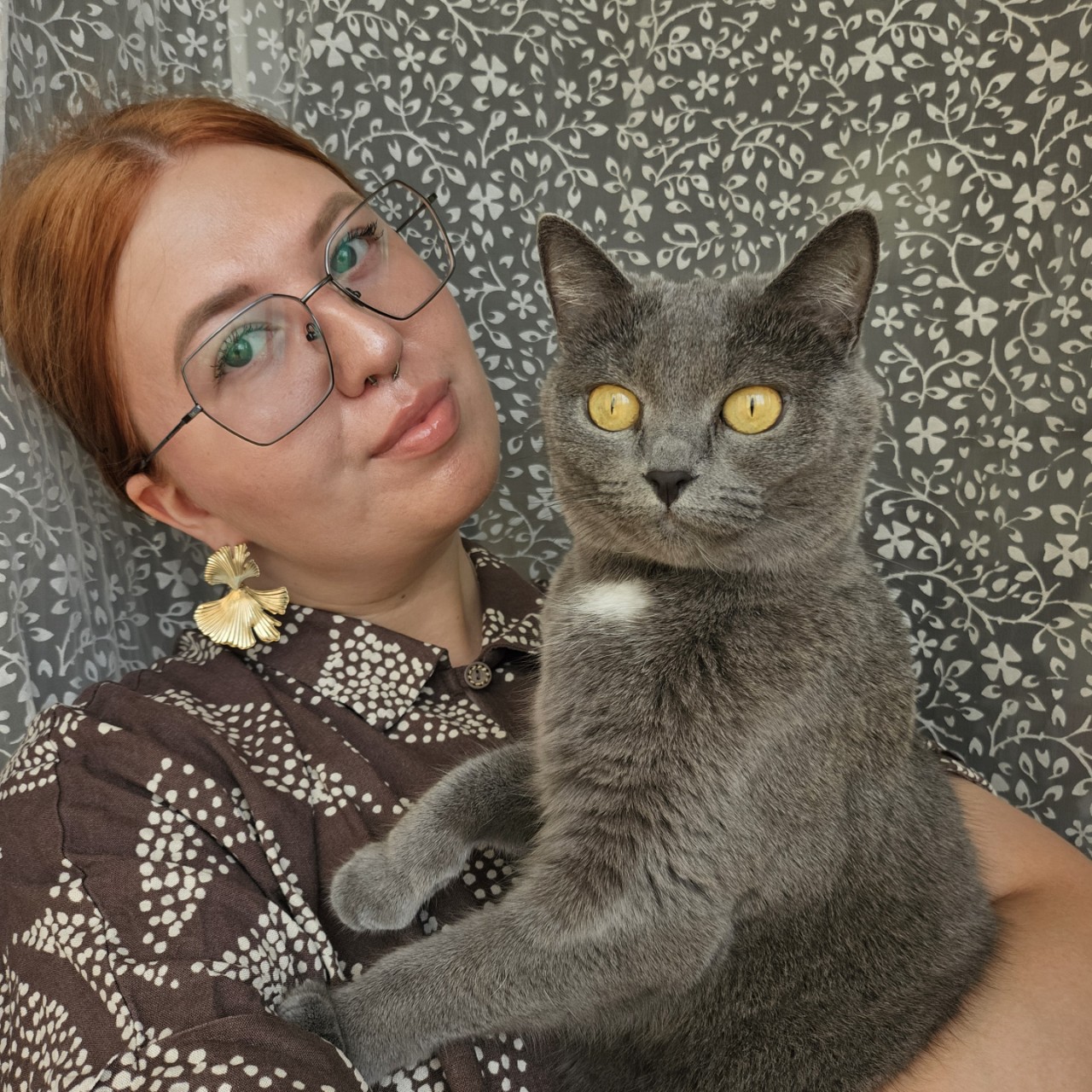 Приветики, я Юля, я стримерша ✨ мой канал называется Кощка ТВ 😼
Тут будет моя жизнь. То, что я ем, куда хожу, что меня бесит и что радует. Я очень общительный человечек. Буду снимать мнооого сториз 😼
Ещё я любитель крепкого словца и очень не люблю притворяться, так что я такая какая есть! 😌
Если тебе тоже надоел идеальный блог и хочется живого человека - ты по адресу.
Подписывайся, если хочешь знать, как выглядит моя жизнь за пределами стримов. А если нет - всё равно рада, что ты заглянул(-а) ✨🫶🏻
Ещё я замужем и у меня есть кошщщка Кайса, названная в честь Кайсы из Лиги Легенд 😁
Буду постепенно рассказывать о себе больше)

 #looky #лайфстайл #кощка_тв #стримерша #живойблог [#новенькие ](новенькие)