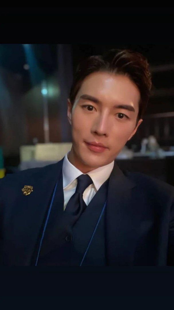 Dong_jun_lee in LOOKY. . 무언가에 실패하지 않고 사는 것은 불...