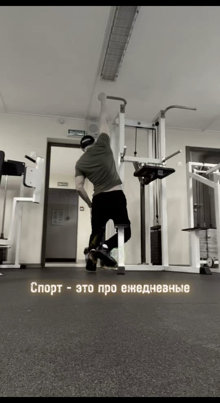 Александр Александрович в LOOKY. . МЫШЛЕНИЕ➡️МОТИВАЦИЯ➡...