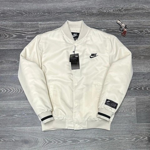 EQS SHOP в LOOKY. . Цена 4999

Бомбер Ni...