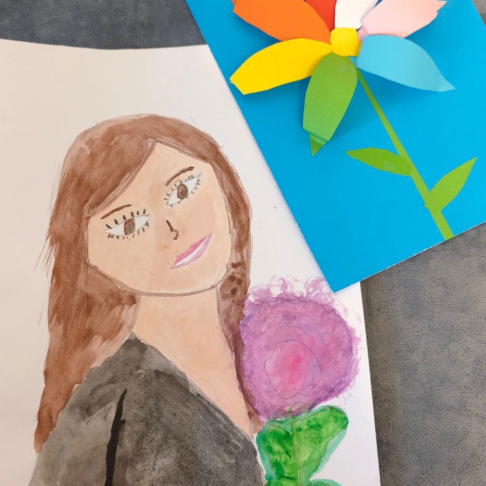 LOOKY_official in LOOKY. #деньматери. Собрали 6 добрых пос...