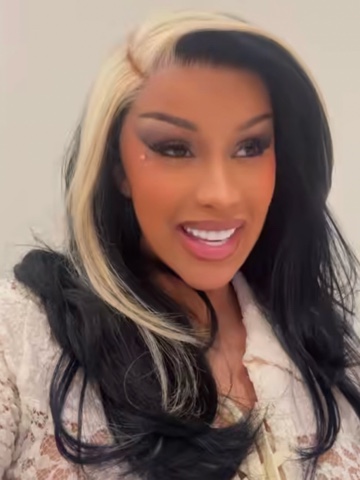 Cardi B в LOOKY. . Guess who? It’s ya b...