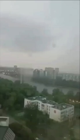 Looky_174538869908368 в LOOKY. . Молния ударить в зда...