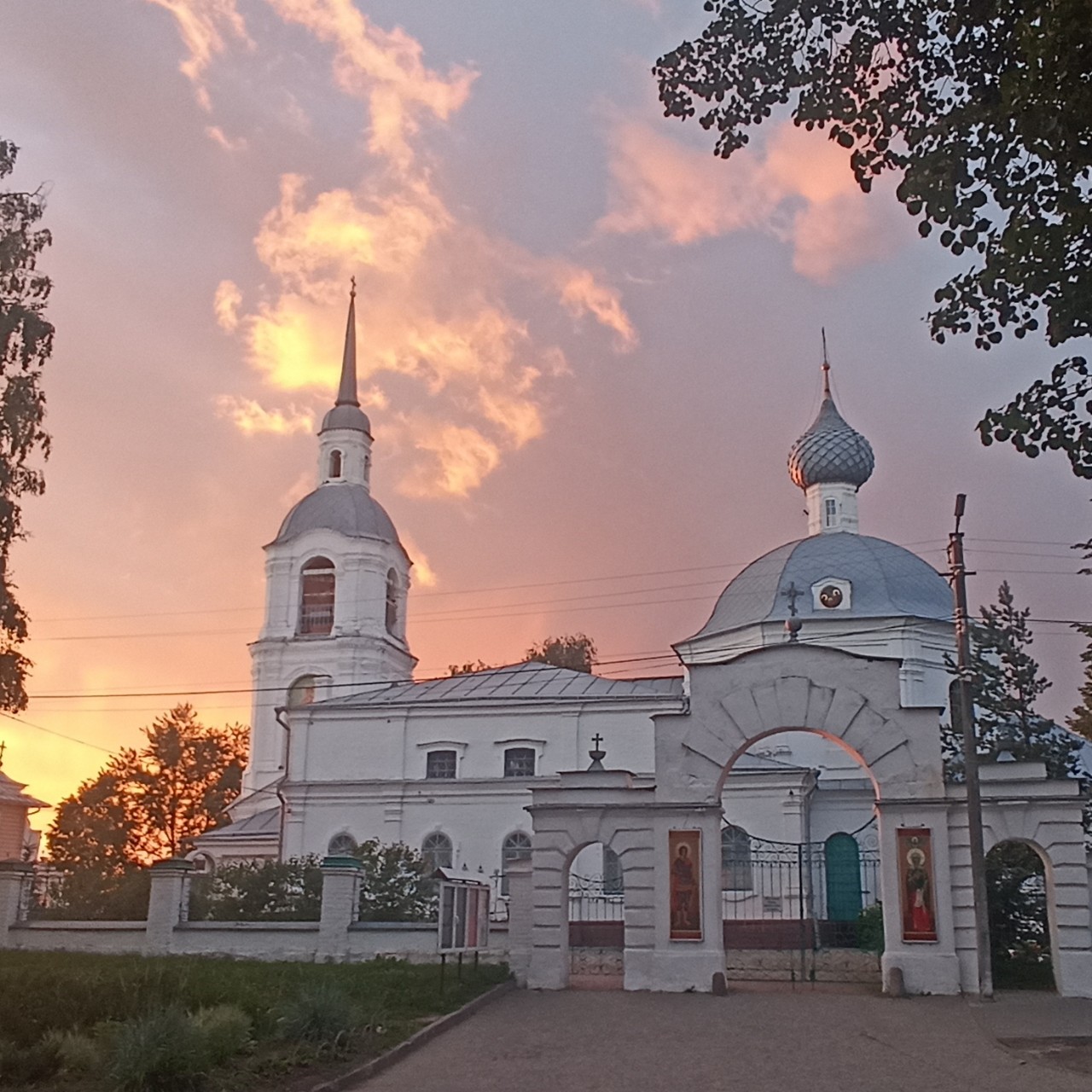 itak_ona_zvalasTatyanoi в LOOKY — На жизненных часах сегодня лето. 
И земляника зреет в поле г