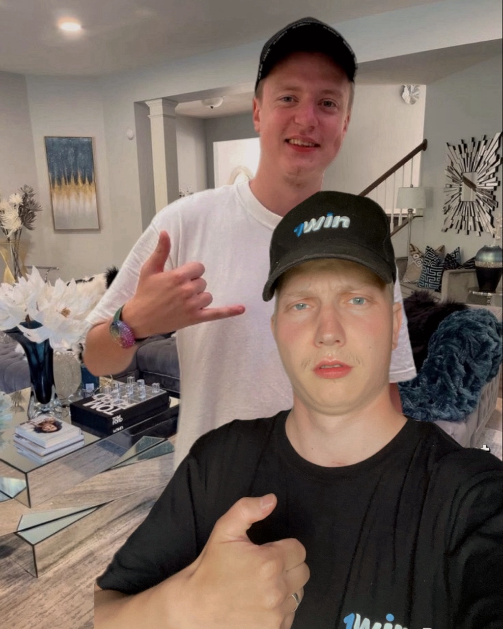 На стриме 🤙🤣